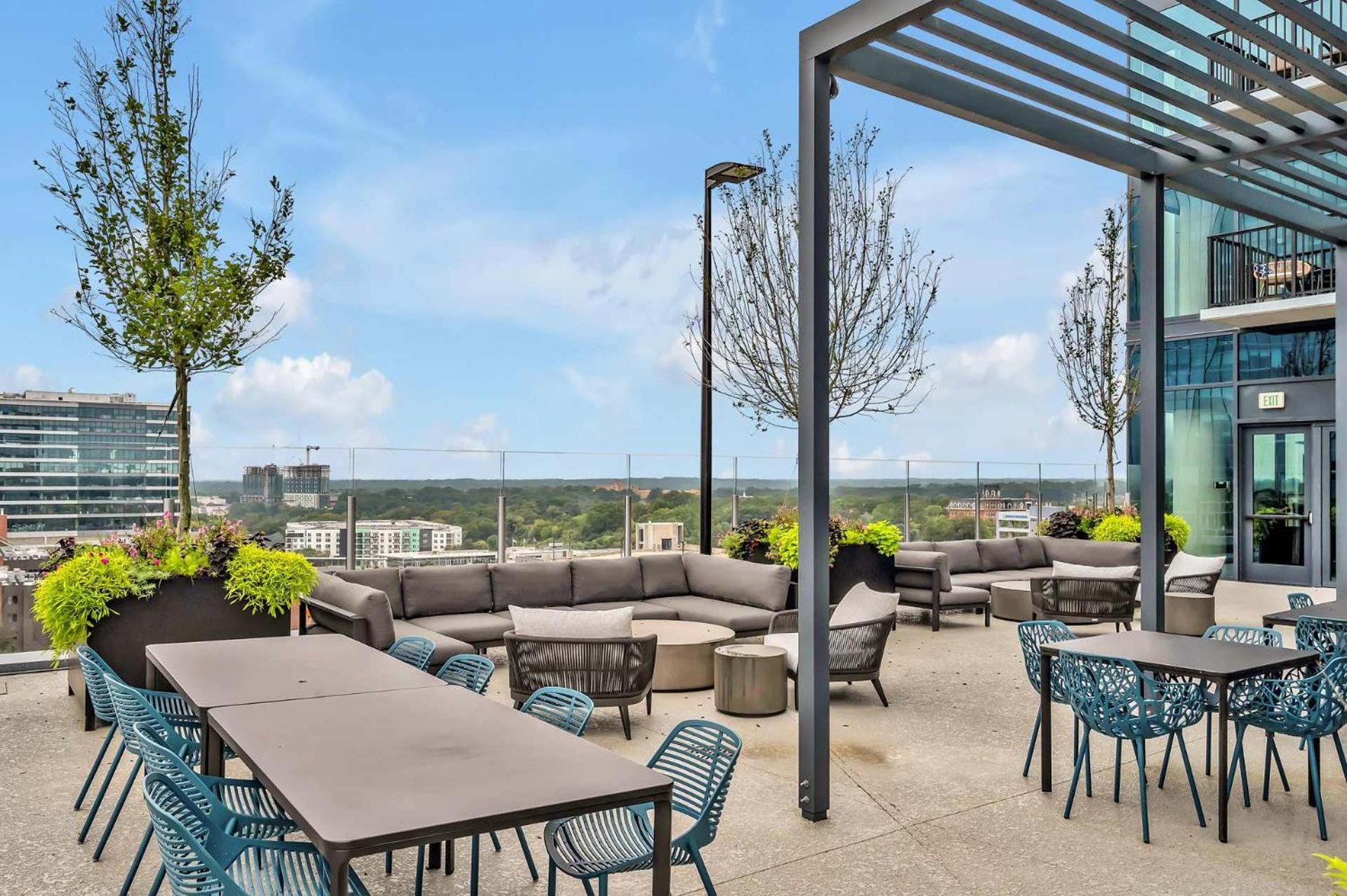 High-Rise Apt Raleigh Free Parking & Sunset View 1 Eksteriør bilde