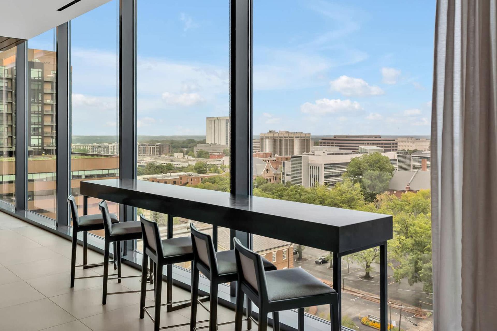 High-Rise Apt Raleigh Free Parking & Sunset View 1 Eksteriør bilde
