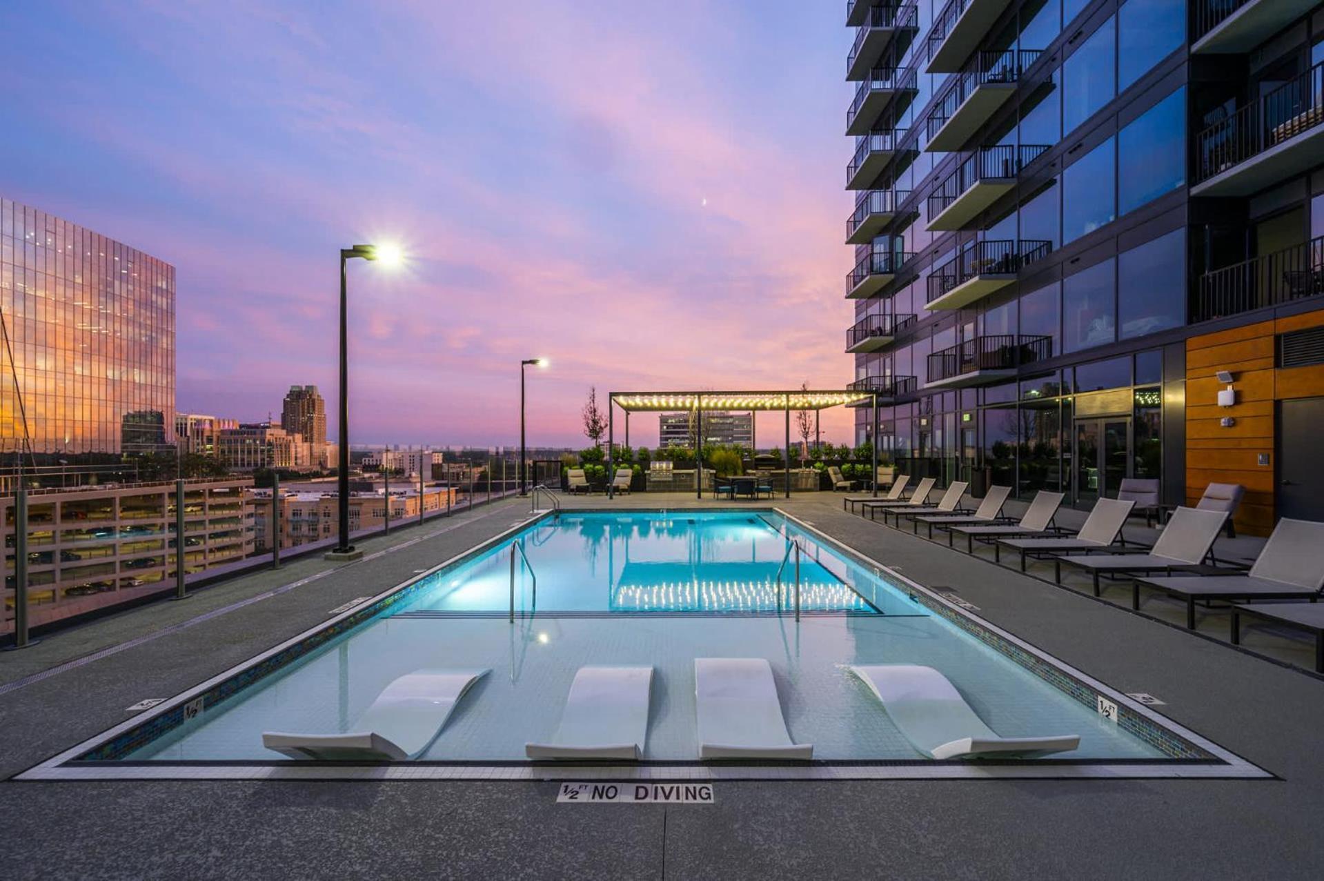 High-Rise Apt Raleigh Free Parking & Sunset View 1 Eksteriør bilde